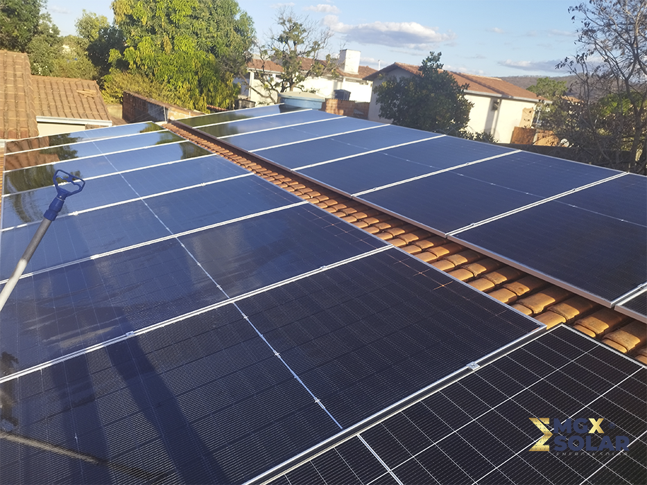 Serviço de Limpeza de Placas Solares MGX Solar